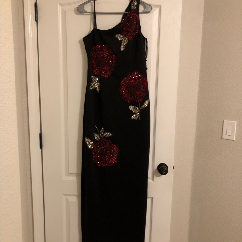 Adriana Papell gown size 8 crepe